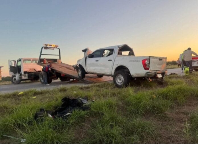 Investiga FGJES volcamiento de camioneta que dejó varios lesionados en Bácum