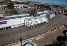 Productores mantienen bloqueo en la garita Mariposa de Nogales