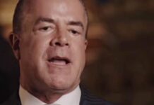 Crece el escándalo; congelan cuentas a Raúl Rocha, dueño de Miss Universo