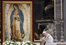 León XIV pide a la Virgen de Guadalupe que aleje a los jóvenes del crimen y adicciones
