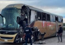 Aumenta a 5 las personas fallecidas en fatal accidente entre tráiler y autobús