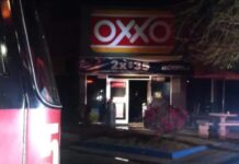 Investigan incendio de camiones, autos y tienda de conveniencia en SLRC