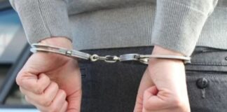 Estudiante de 15 años mata a dos maestras en preparatoria de Michoacán