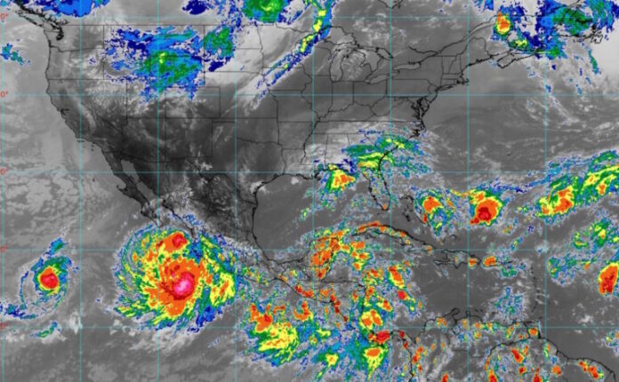 priscilla-se-intensifica-a-huracan-categoria-1-en-el-pacifico-mexicano-768x474