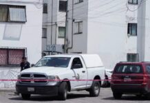 Niño de 5 años muere tras caer de un tercer piso en Puebla; su madre estaba en un bar