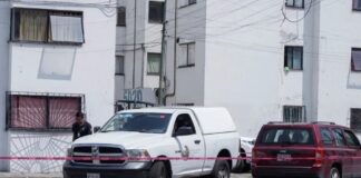 Niño de 5 años muere tras caer de un tercer piso en Puebla; su madre estaba en un bar