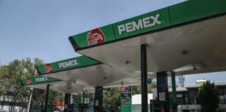 Especialistas alertan costo fiscal para México por contener precios de gasolinas
