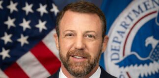 Markwayne Mullin, secretario de Seguridad Nacional de EE.UU, llega a México en medio de fuertes tensiones