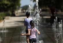 Dos niños muertos durante ola de calor en Francia; estaban dentro de un auto