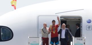 Selección de España llega a Madrid con el trofeo del Mundial 2026