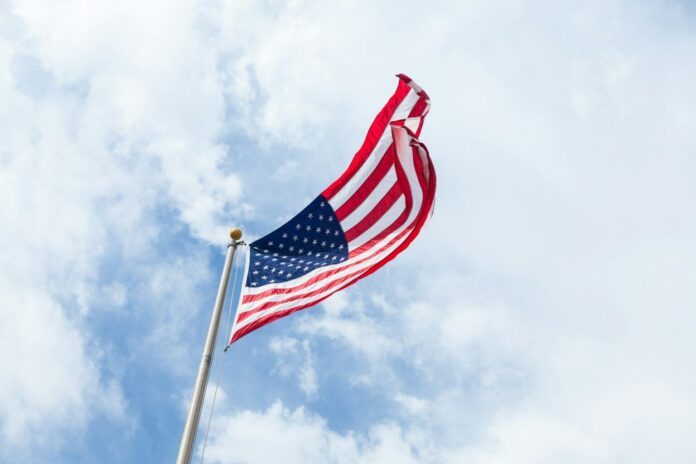 bandera-eeuu-estados-unidos-trump-1536x1024